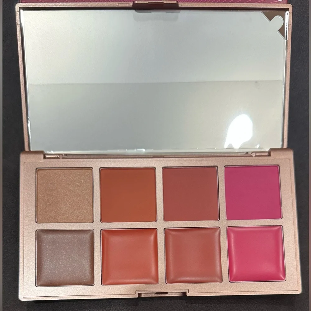 No7 A Touch of Color Face Palette - Blush, Bronzer, Lip, and Highlighter